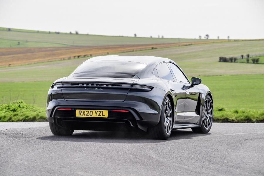  Porsche Taycan Turbo 2020 года  (UK) (фото 25 из 40)